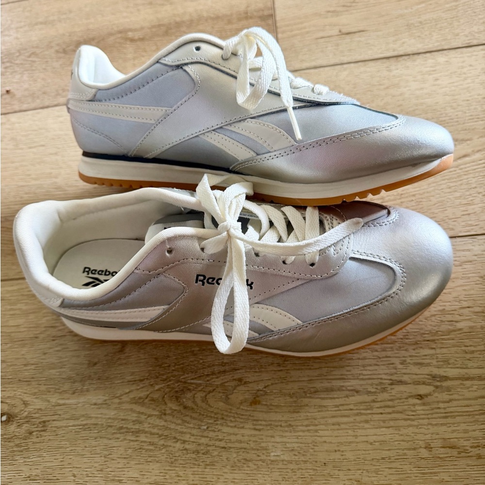 Reebok Fiori Retro inspired Metallic Silver comfort ortholite Sneaker